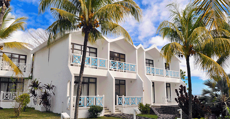 Comfortable beachfront hotel